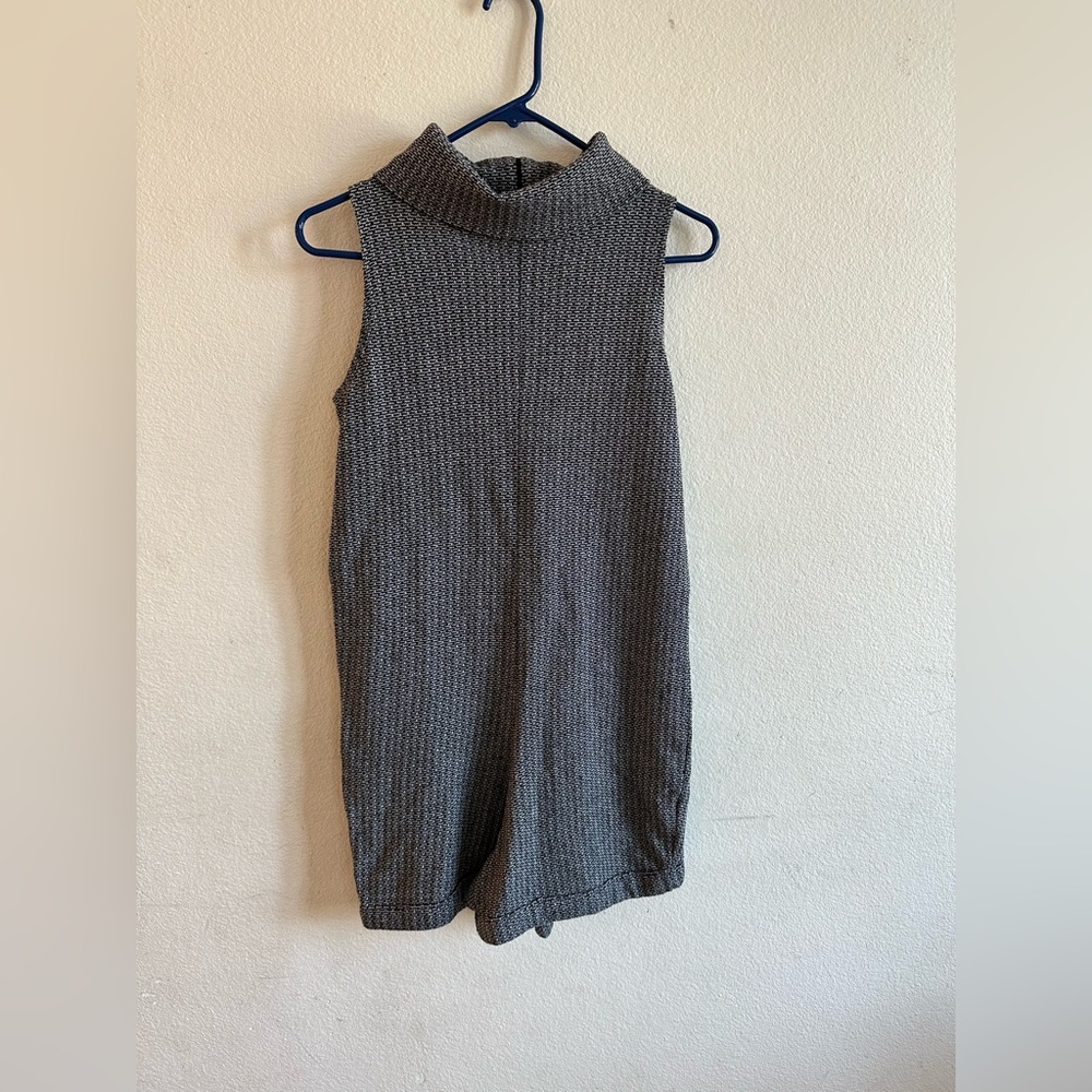 Zara short jumpsuit with turtle neck size Medium